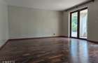 5 Bed Townhouse with En Suite at Lavington - 19