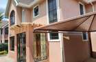 4 Bed Townhouse with En Suite at Lavington - 3