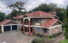 5 Bed House with En Suite in Lavington - 14