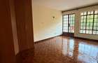 5 Bed Townhouse with En Suite at Lavington - 10