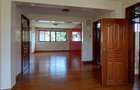 5 Bed Townhouse with En Suite in Lavington - 11