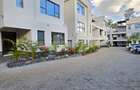 5 Bed Townhouse with En Suite in Lavington - 4