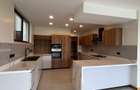 3 Bed Apartment with En Suite in Westlands Area - 12