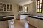 5 Bed Townhouse with En Suite at Lavington - 2