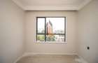 1 Bed Apartment with En Suite at Hatheru Road - 16