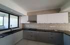 4 Bed Apartment with En Suite in Parklands - 6