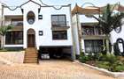 5 Bed Townhouse with En Suite at Gravellia Grove - 1