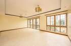 3 Bed Apartment with En Suite at Links Road - 5