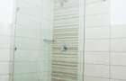Serviced 2 Bed Apartment with En Suite in Parklands - 7