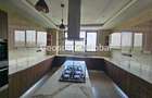 4 Bed Apartment with En Suite in Riverside - 13