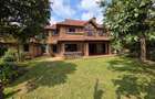 4 Bed House with En Suite in Ridgeways - 1
