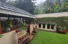 5 Bed House with En Suite in Lavington - 18