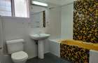 4 Bed House with En Suite in Hill View - 12