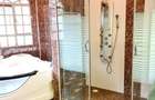 5 Bed House with En Suite in Nyari - 15