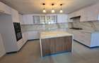 5 Bed Townhouse with En Suite in Runda - 9