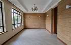 5 Bed House with En Suite in Lavington - 3