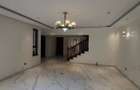 5 Bed Townhouse with En Suite in Lavington - 2