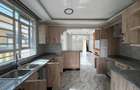 4 Bed House with En Suite at Riverside Drive - 7