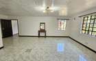 5 Bed House with En Suite in Nyari - 2