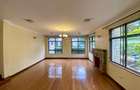 5 Bed Townhouse with En Suite in Lavington - 2