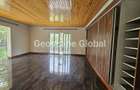 5 Bed House with En Suite in Rosslyn - 6