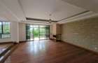 5 Bed Townhouse with En Suite in Lavington - 9
