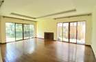 5 Bed Townhouse with En Suite at Lavington - 8