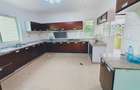 4 Bed Villa with En Suite in Riverside - 20