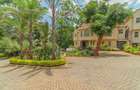 4 Bed Townhouse with En Suite in Westlands Area - 1