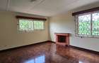 5 Bed Townhouse with En Suite at Lavington - 9