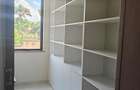 6 Bed House with En Suite in Nyari - 16