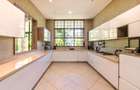 5 Bed Townhouse with En Suite in Nyari - 7