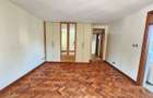 6 Bed House with En Suite in Lavington - 14