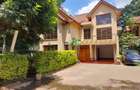 5 Bed Townhouse with En Suite at Lavington - 1