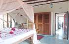 5 Bed Villa with En Suite at Paparemo - 10