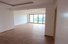 4 Bed Apartment with En Suite at Parklands Avenue - 8