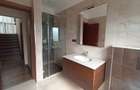 5 Bed Townhouse with En Suite in Lavington - 4