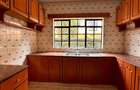 4 Bed Townhouse with En Suite at Lavington - 2