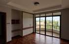 4 Bed Apartment with En Suite at Riverside Drive - 8