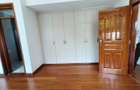 5 Bed House with En Suite in Lavington - 8