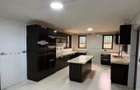 5 Bed Townhouse with En Suite in Lavington - 2