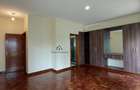 5 Bed House with En Suite in Lavington - 12