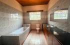 5 Bed Townhouse with En Suite in Nyari - 14