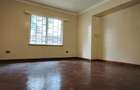4 Bed House with En Suite in Rosslyn - 16