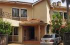 5 Bed Townhouse with En Suite at Lavington Off Convent - 2