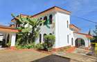 6 Bed Villa with En Suite in Lavington - 4