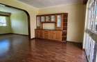 4 Bed House with En Suite in Lavington - 8