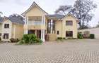4 Bed Townhouse with En Suite at Lavington - 2