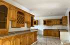 5 Bed House with En Suite in Nyari - 4