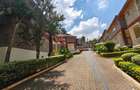 5 Bed Townhouse with En Suite in Lavington - 2
